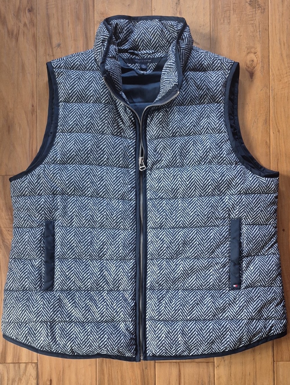 Tommy Hilfiger Quilted Herringbone Vest - Navy/White